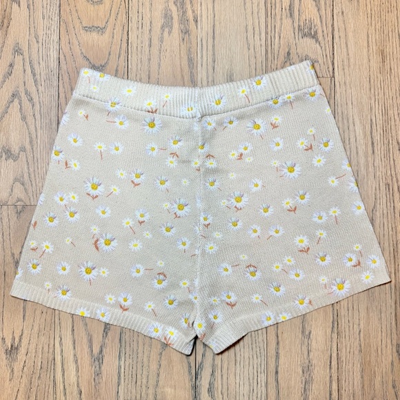 Papaya Women’s Knit Daisy Print Polyester Shorts Size Medium - Picture 5 of 9